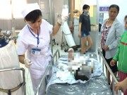 Tin tức - Mẹ tưới xăng lên hai con rồi đốt