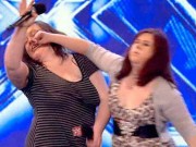 Clip Eva - Thí sinh X-Factor đấm vào mặt bạn diễn sau khi xúc phạm giám khảo