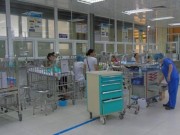 Tin tức - Con ốm, cậy nhà gần bệnh viện xông vào hành hung bác sĩ