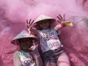 Tin tức - Hơn 7.000 bạn trẻ Thủ đô tham dự đường chạy sắc màu 2016