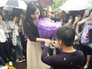 Eva Yêu - Cầu hôn bạn gái bằng "bó hoa đồng tiền" gần 20 triệu