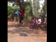 Tin tức - Hạ hạnh kiểm hai nữ sinh Hội An đánh nhau dã man