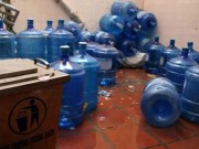 Tin tức - Bình nước lọc tẩy bằng axit: Dân văn phòng, phụ huynh hoang mang