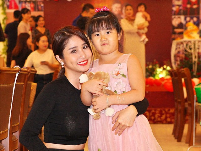 Vợ cũ Phan Thanh Bình khoe con gái 5 tuổi đáng yêu