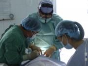 Tin tức - Bác sĩ Nhật Bản đem lại nụ cười trẻ em Việt Nam