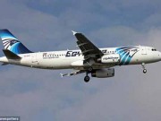 Tin tức - Máy bay EgyptAir chở 135 người hạ cánh khẩn vì bị dọa đánh bom