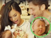 Làng sao - Phương Vy và chồng Tây hát bên con gái đáng yêu tựa thiên thần