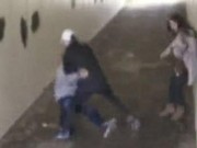 Clip Eva - Video: Trêu ghẹo bạn gái người khác bị đánh cho ngất xỉu