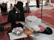 Eva Yêu - Rơi nước mắt những đám cưới với người đã chết