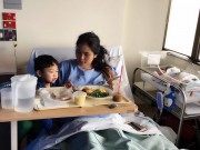 Bà bầu - Mẹ Việt đi đẻ ở Úc 'sau sinh cứ 2 tuần lại được 4 triệu'