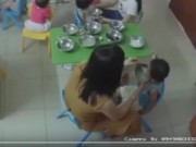 Tin tức - Vụ cô giáo đánh trẻ: Không chấp nhận được lời xin lỗi