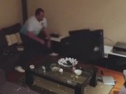 Clip Eva - Video: Chồng đập vỡ tivi vì bị vợ chơi khăm không cho xem bóng đá