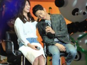 Clip Eva - Video: Song Joong Ki, Song Hye Kyo song ca cực dở trong buổi họp fan