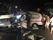 Tin tức - Va chạm với xe cứu thương, 10 người thương vong