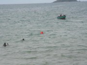 Tin tức - Một cô giáo bị đuối nước khi đi tắm biển Nha Trang