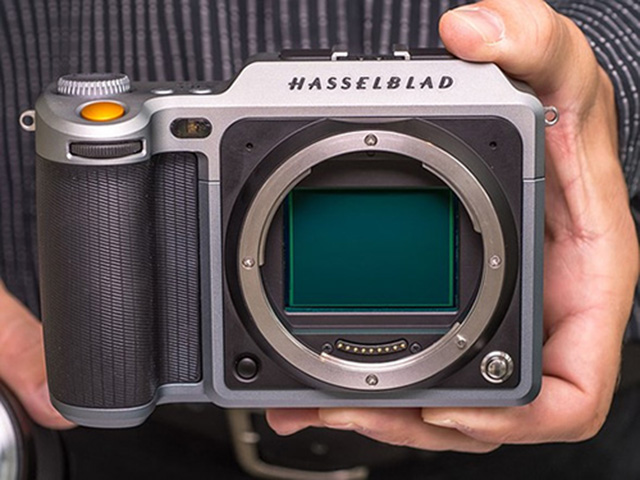 Hasselblad X1D, máy ảnh mirrorless đầu tiên dùng cảm biến lớn