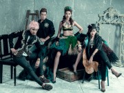 Thời trang - Giám khảo Next Top cầm búa thể hiện "quyền lực"