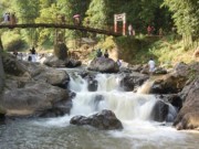 Tin tức - Phát hiện thi thể 3 học sinh bên khe suối