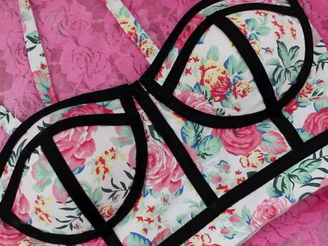 Chế áo lửng gợi cảm từ áo lót cũ