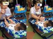 Làm mẹ - Gặp ông bố gây sốt mạng xã hội vì cách chăm con "bá đạo"