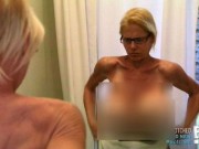 Sức khỏe - Nằng nặc xin cắt ngực giả nặng tới 13kg dù có mất mạng