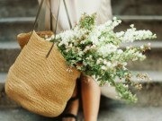 Thời trang - Lãng mạn và bay bổng cùng túi cói mộc mạc