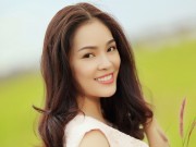 Làng sao - Dương Cẩm Lynh khoe "mặt mộc" giữa đồng hoang