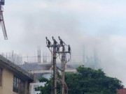 Tin tức - Hà Nội: Cháy lớn ở kho chứa ô tô ở Triều Khúc