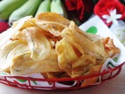 Bếp Eva - Bé thích mê bim bim chuối mẹ làm