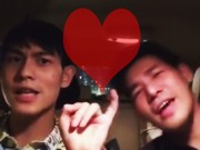Eva Yêu - Cặp trai đẹp đồng tính hát trong ô tô hết sức đáng yêu