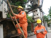 Mua sắm - Giá cả - Hàng tỷ đồng mỗi tháng ghi công tơ điện được EVN “tiêu” thế nào?