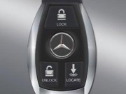 Sức khỏe - Bấm remote chui vào cốp xe ra không được, hai trẻ tử vong