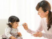 Làm mẹ - Nguy hiểm "giật mình" khi cho muối vào đồ ăn dặm của bé