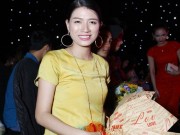 Giải trí - Trang Trần vác bụng bầu đi cổ vũ học trò Mr. Đàm