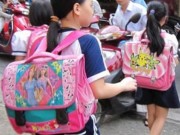 Tin tức - Hiểm họa cong vẹo cột sống trẻ em từ cặp sách