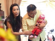 Làng sao - Vợ chồng Trịnh Kim Chi khoe con gái 1 tháng tuổi
