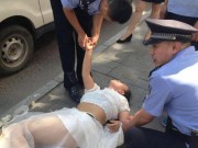 Eva Yêu - TQ: Cô gái đòi nhảy lầu tự tử khi biết mặt bạn trai