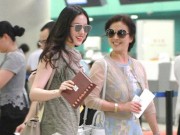 Làng sao - Mẹ con Lưu Diệc Phi "xì tai" tại sân bay