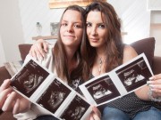 Bà bầu - Cặp đồng tính nữ có bầu với cùng một người hiến tinh trùng