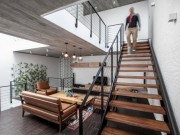 Nhà đẹp - HN: Nhà hiện đại bày khế cổ thụ, đào, quất trong nhà