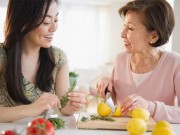 Eva tám - Thái độ của mẹ chồng thay đổi theo số tiền tôi kiếm được
