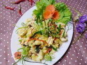 Bếp Eva - Thưởng thức mực xào sả ớt ngày mưa