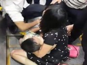 Tin tức - Bé trai 4 tuổi bị kẹt chân trong thang cuốn tại Hà Nội