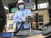 Mua sắm - Giá cả - Giá xăng có về mốc 16.000 đồng/lít?