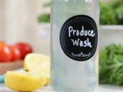 Nhà đẹp - Tự chế dung dịch giấm chanh rửa sạch rau phun hóa chất