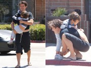 Làng sao - Orlando Bloom trông con cho vợ cũ hẹn hò