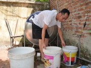 Tin tức - Nắng nóng 38 độ C, người HN phải đi tắm nhờ vì mất nước