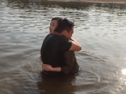 Xem & Đọc - Lã Thanh Huyền ngất trên tay Quốc Thái sau cảnh hôn