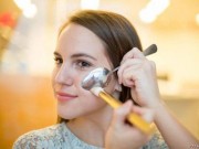 Làm đẹp - 8 mẹo làm đẹp tuyệt hay chỉ với một chiếc thìa