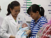 Tin tức - Niềm vui của gia đình bé 11 ngày tuổi bị đâm xuyên não